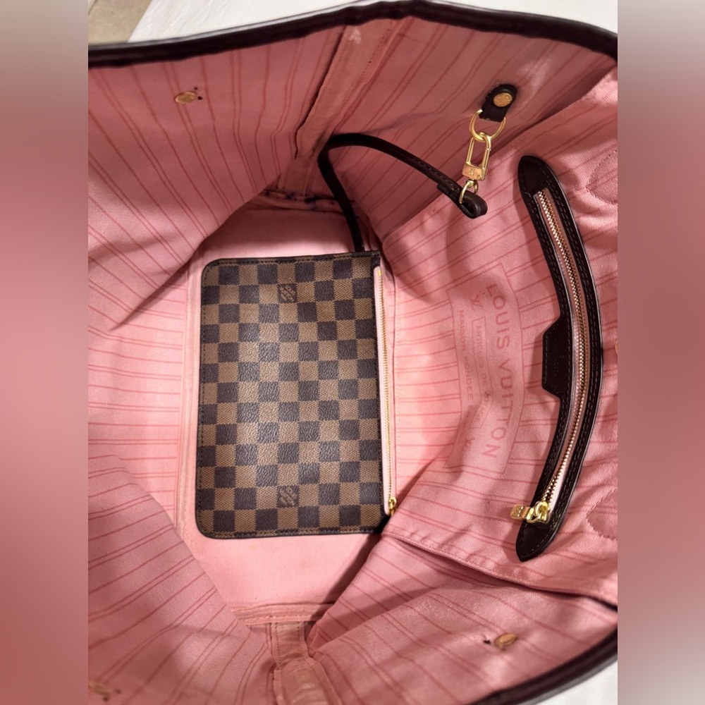 Designer Checkered Brown Tote Bag with Pink Ballerina Interior Right Logo - Picture 3 of 12